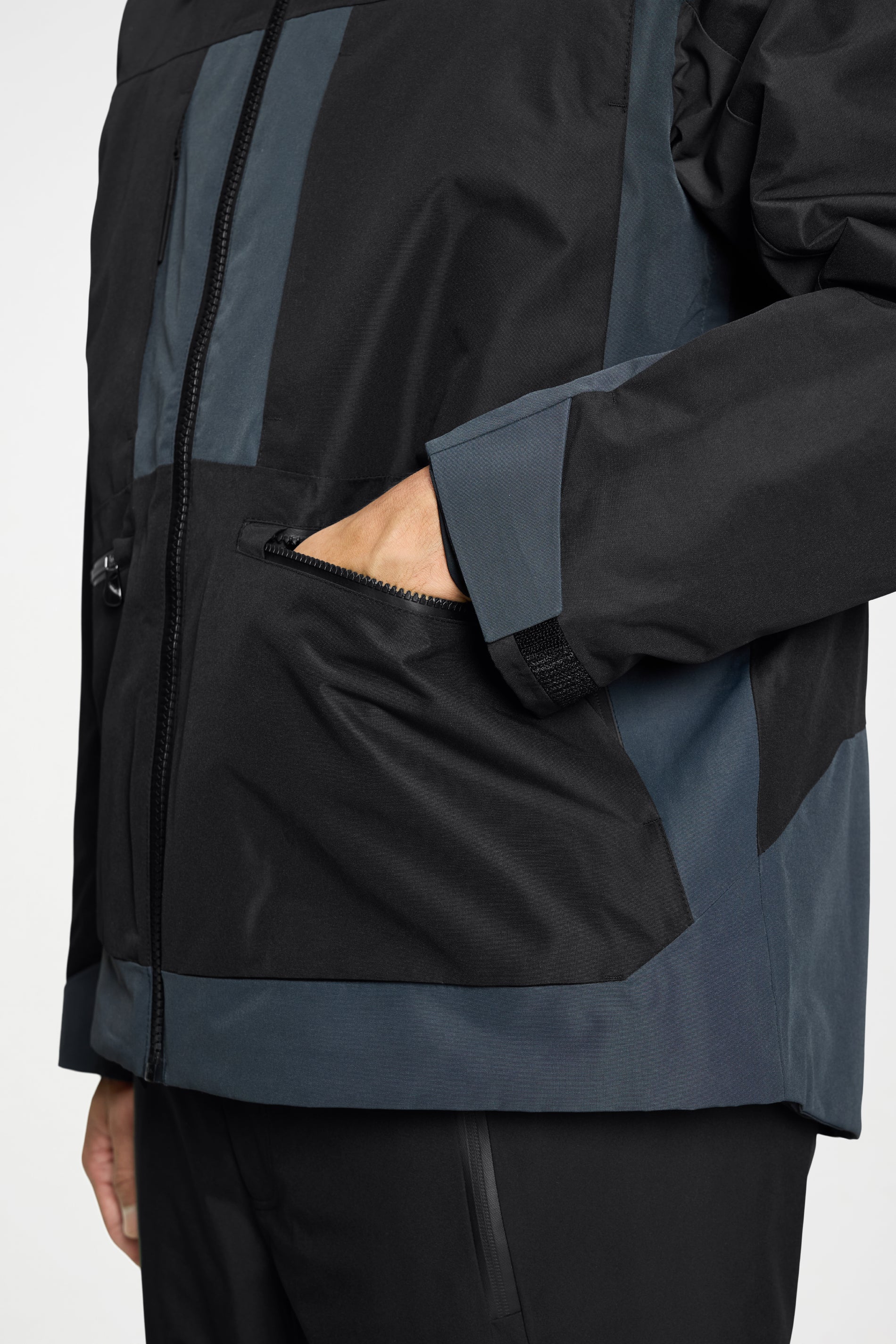 RAINS Niseko Ski Jacket Black Onyx Jacket