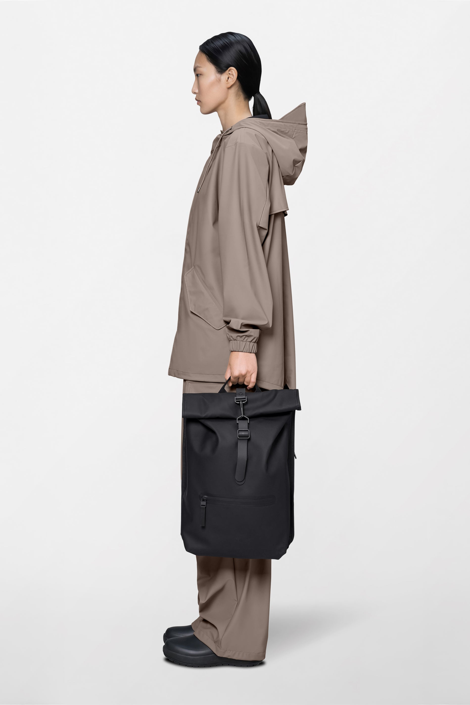 RAINS Rolltop Rucksack Black 19L H48 x D11 x W32 cm Backpack